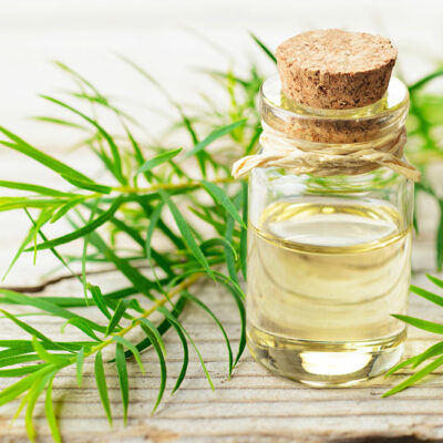 6 Essential Oils to Control Dandruff